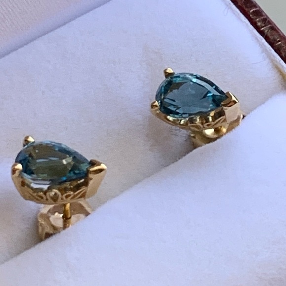 NEW 14KY London Blue Pear Shaped Stud Earrings - Picture 2 of 14